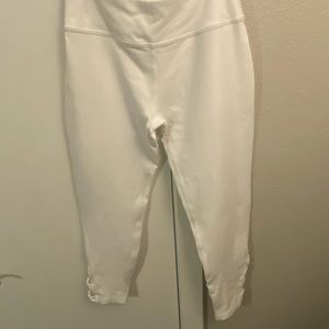 Beyond Yoga -Yoga Capri Leggings